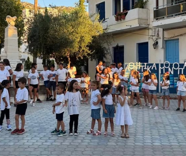 Με Χαμόγελα και Συγκίνηση Ολοκληρώθηκαν οι Τελετές Λήξης των Αθλητικών Μονοπατιών 2025 στην Αμοργό, τα Ψαρά και τους Φούρνους